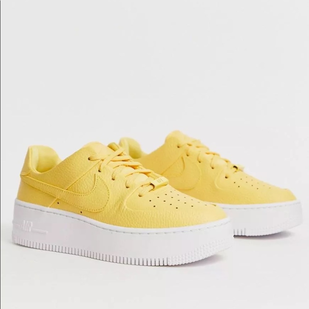 Nike Air Force 1 Sage Low